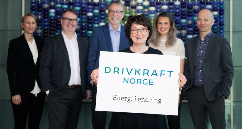 Gruppefoto med Drivkraft Norges logo